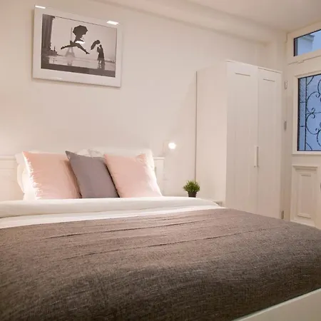 Mathilde - Authentic Saint-germain Seine Walk Appartamento *